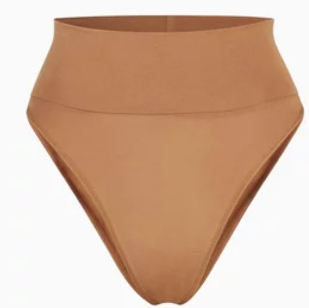 2pcs SKIMS SLEEP BRIEF/ CAMEL/4X/NWT - Picture 3 of 15
